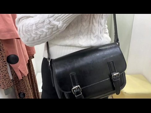 ❤️ ציבור מאַסטערביישאַן פון יונג הור פעראַלבעררי מיט אַ דילדאָ אין די פּאַסן צימער ☑ סעקס ביי אונדז ❌